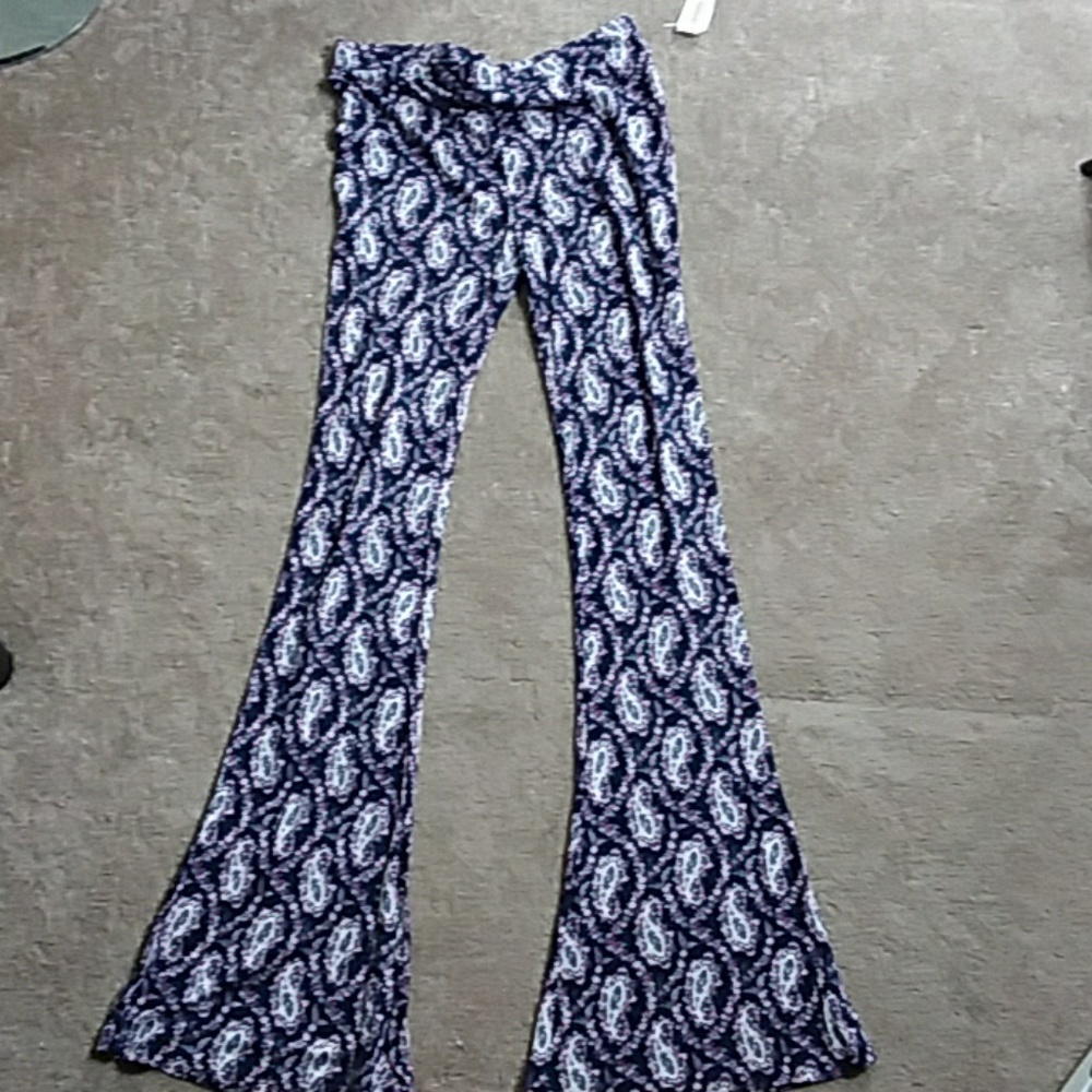 Aeropostale Yoga Bell Bottom Paisley Lounge Pants